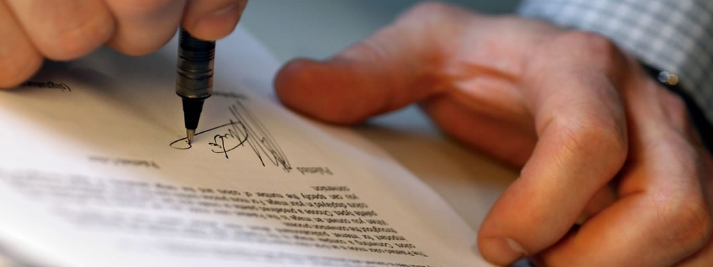 Revisión de contratos y convenios empresariales